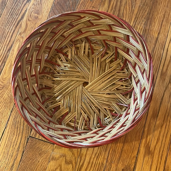 Vintage Wicker Basket - Picture 3 of 8